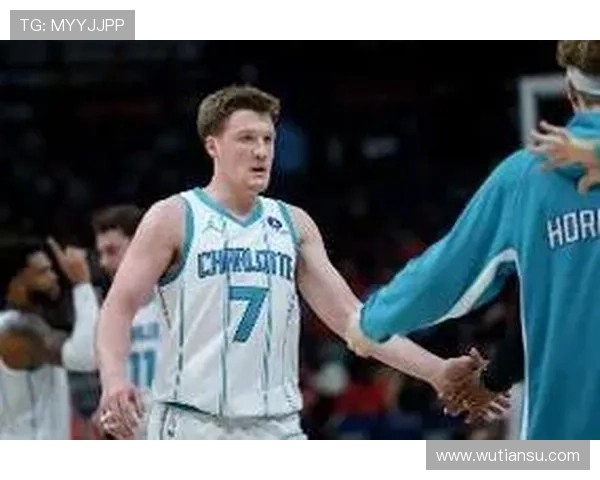 克尼佩尔新秀赛季表现惊艳场均216分7篮板三项命中率超高